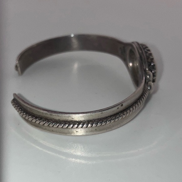 Sterling Silver Mother of Pearl Cuff Native American Vintage Bracelet - Picture 3 of 6